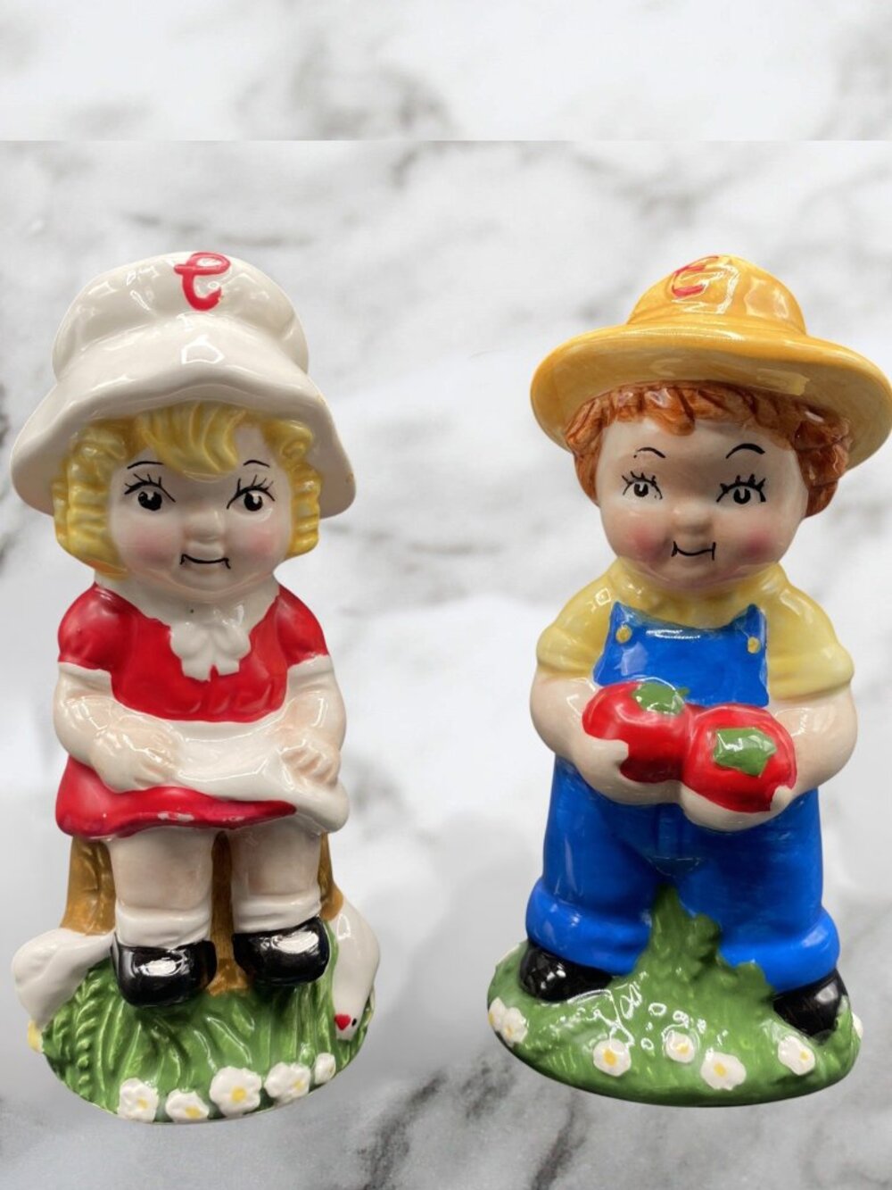 Vtg. Campbell's Soup Kids Farmer Girl & Boy Ceramic Salt & Pepper Shaker Set